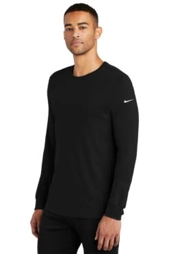 Nike Dri-FIT Cotton/Poly Long Sleeve Tee -Gildan T-Shirts Shop nkbq5230 black model 3q 012019