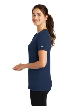 Nike Dri-FIT Cotton/Poly Scoop Neck Tee - Women -Gildan T-Shirts Shop nkbq5234 collegenavy model side