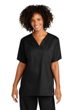 WonderWink® Unisex WorkFlex Chest Pocket V-Neck Scrub Top 24 WonderWink® Unisex WorkFlex Chest Pocket V-Neck Scrub Top -Gildan T-Shirts Shop ww3160 black model frontalt